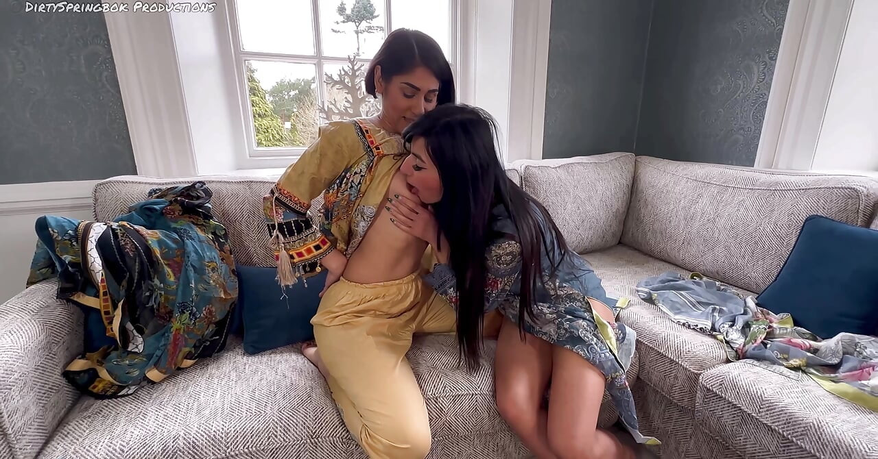 Divorced Bhabi Seduces Aaliyah Yasin During Ramadan