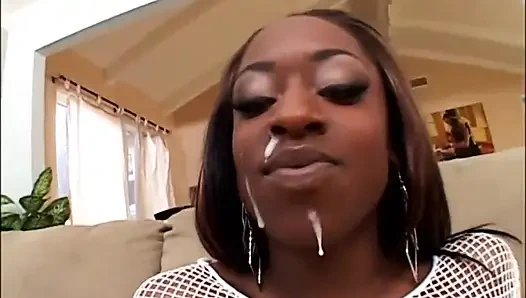 Sensationelles ebenholz bekommt gesichtsbesamung und sie liebt es