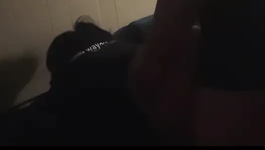 Masukin memeknya di garasi
