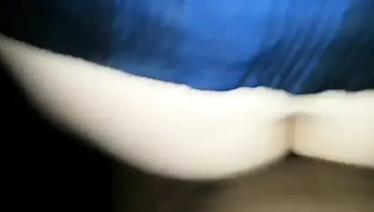 Büyük zenci yarağı açık havada iki iyi deliğimi de sikiyor