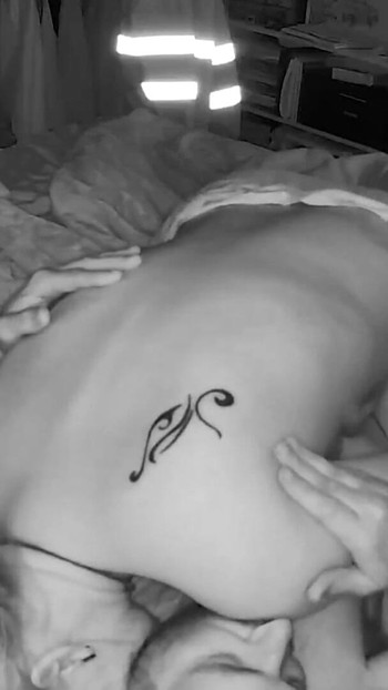 Esposa com tesão chupa e depois cavalga seu bom pau | Clipe 1