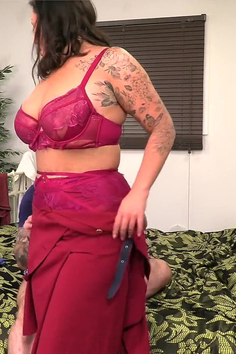 MILF Tillie Taylor Has a Lesson for Her Step Stepson!