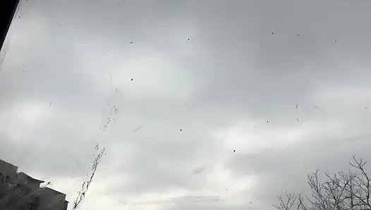 Горячая и шаловливая грудь крошки