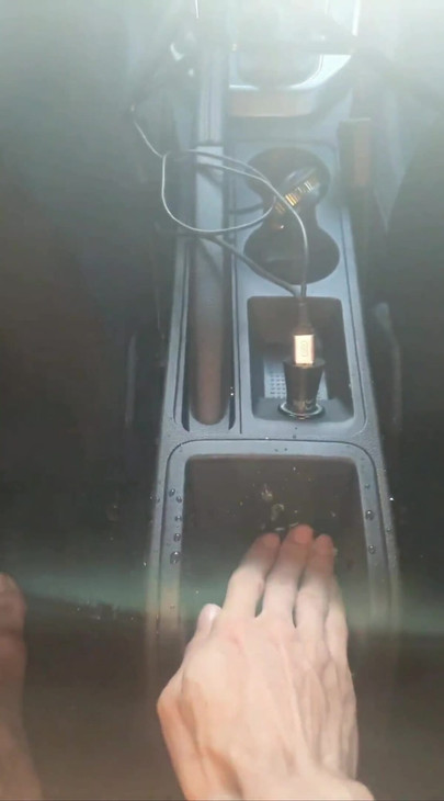 しかし、このイライラした退屈も同じくらいだった。|クリップ2