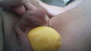 Маленький член и лимон