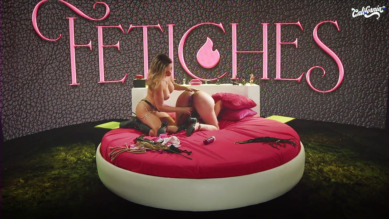 Lesbian Fetish & BDSM Show