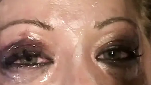 Wajah aduhai cewek perancis yang imut ini dientot habis-habisan