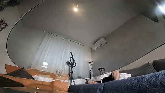 Eine Mitschülerin kam in mein Zimmer, um mich zu unterrichten. Ich habe ihn beim ficken auf der kamera erwischt dada deville