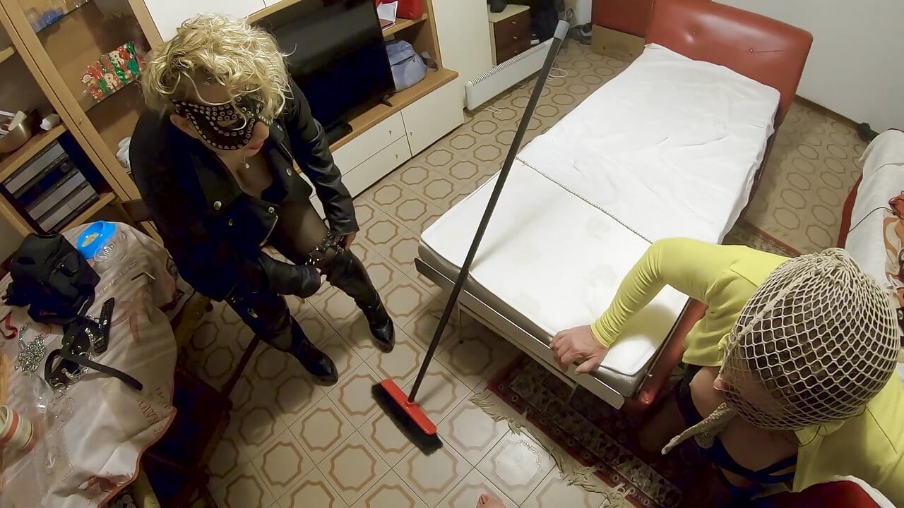 Miss Katryn, Kika and Slave O in new apartment