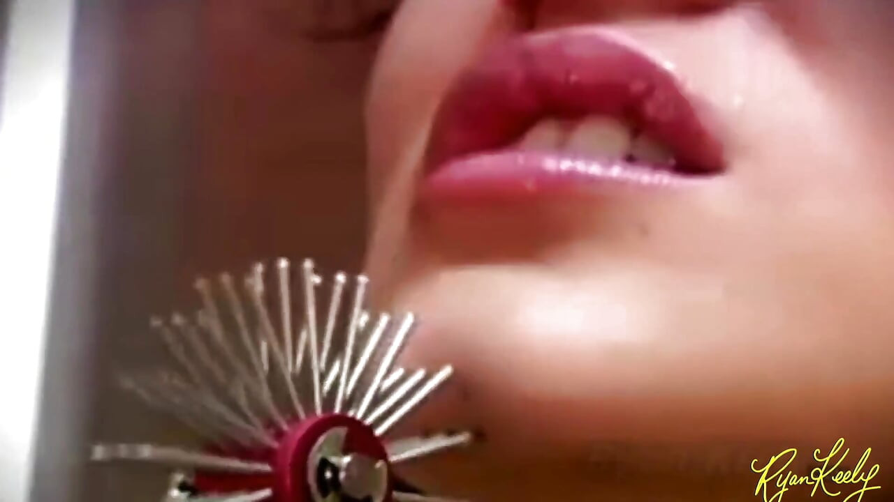 Zlo u lateksu - vintedž scena - Ryan Keely