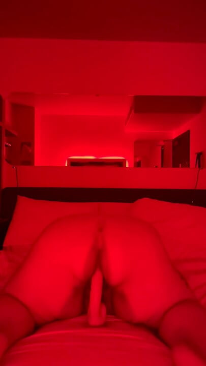 BBW MILF jeździ dildo