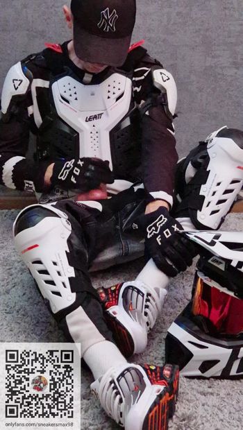 Black&White motocross gear and Nike TN. What do you think of that combination?