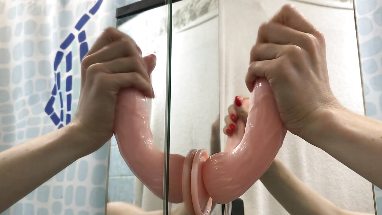 Eu pratico boquete profundo para seu pau duro