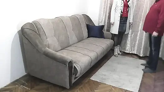 Муж привел свою жену к фотографу для эротической фотосессии. Большие натуральные сиськи Раком Милф в чулках Секс