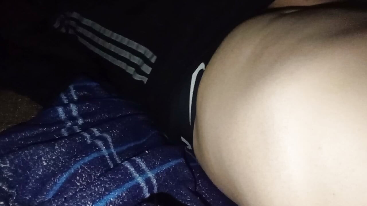 Horny Trackie Wank