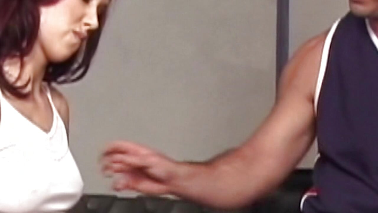 Heißer Gym-Sex mit rothaariger Schönheit
