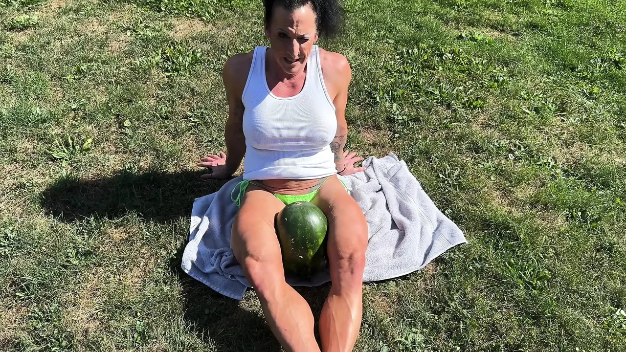 肌肉熟女康提西瓜压榨统治