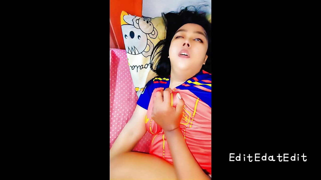 sexy aunty love playing football at her room