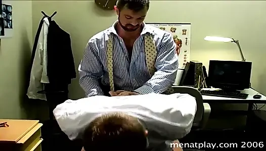 Dr. Richard Korben'i Muayene Ediyor