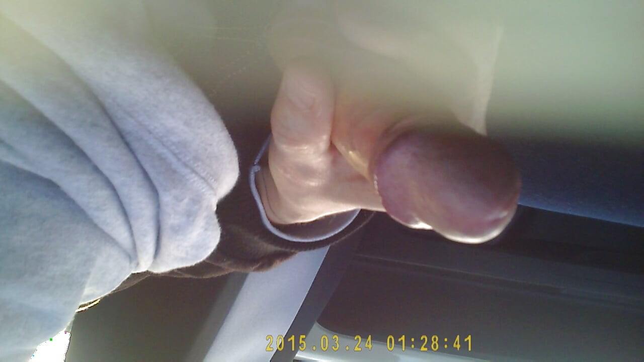 Jerking off in a jeggings