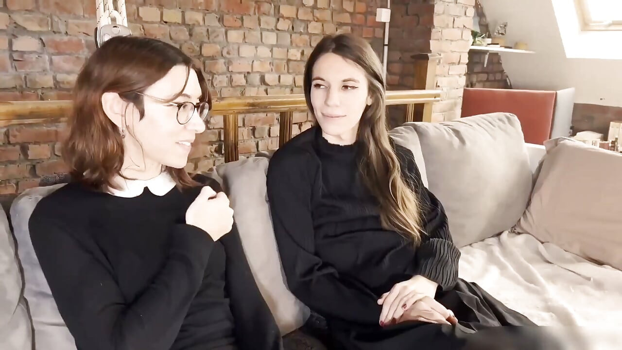 火辣女同变性爱