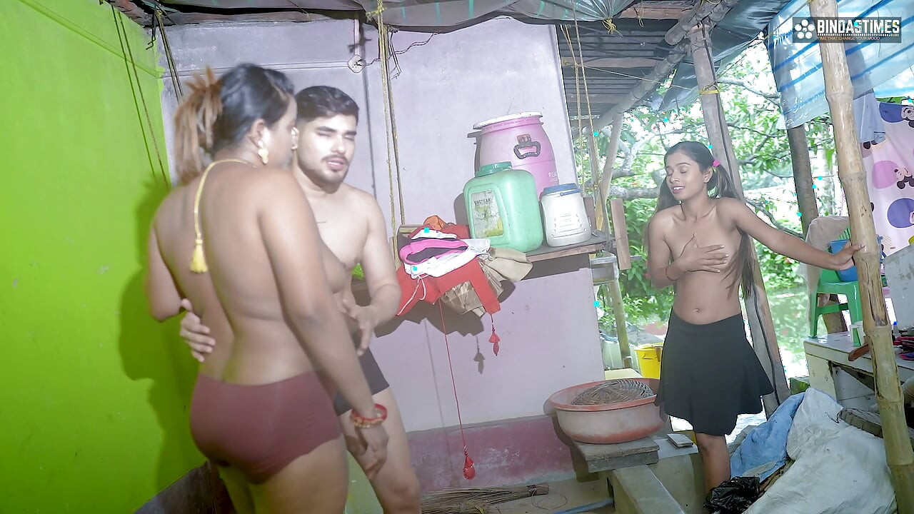 Indian EMI Agent Ne EMI Ke Badale Maa Aur Beti Ko Ek Sath Pela Ghar ke Bahar ( Hindi Audio )