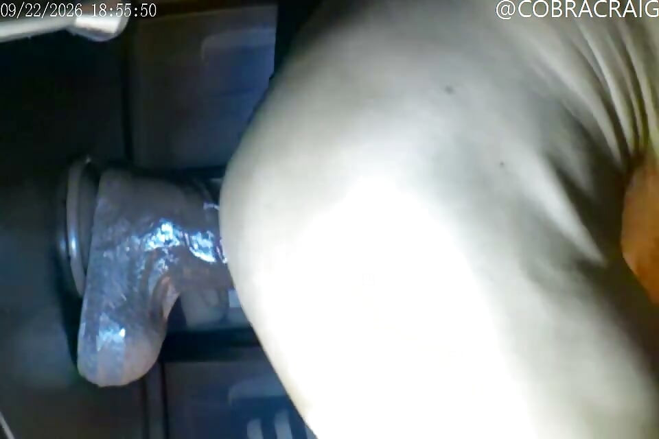CAM2COBRA'S ASS TAKES BIG LEROY BROWN NO BIG DICK THAT WON'T GO DOWN BRING THE RELTHING BOYS DADDYS GOT THE HOLE FOR YOU