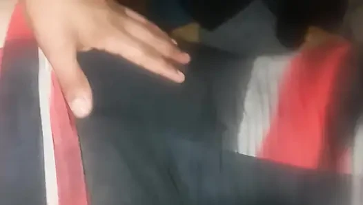 Я задираю ее платье и вставляет в нее свой хуй