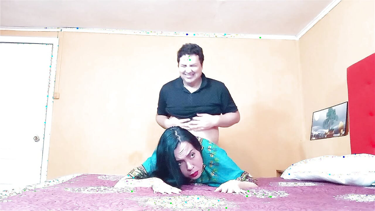 I found an Indian aunty alone at home and fucked her from behind.