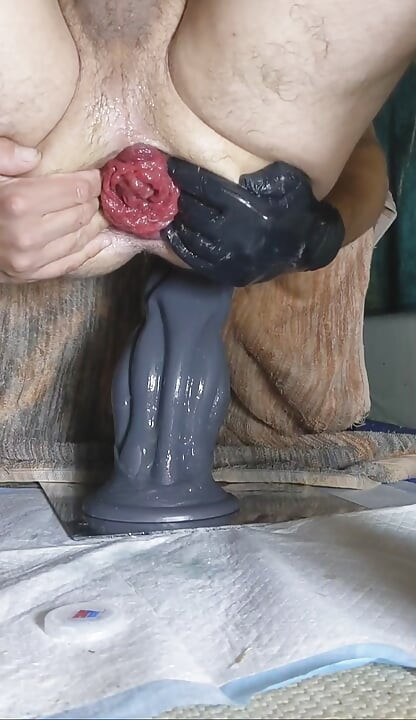 Fucking huge toy and showing my rose