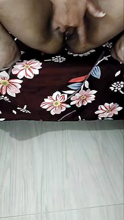 Bandana bhabhi spriccelést visel.