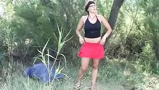 Cecile'in yoldan geçenlerin önünde açık havada sergisi
