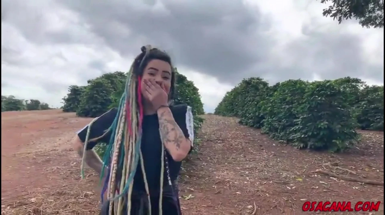 He took the young girl to fuck inside a coffee plantation