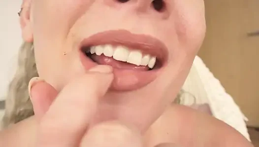 Giantess Sets a Tiny Trap