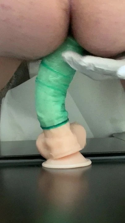 영광스러운 전립선 딜도 애널 섹스