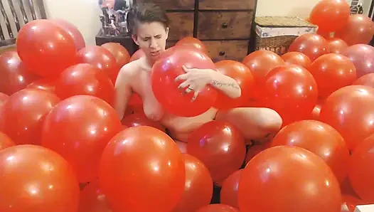 Big bundle of red balloons nude