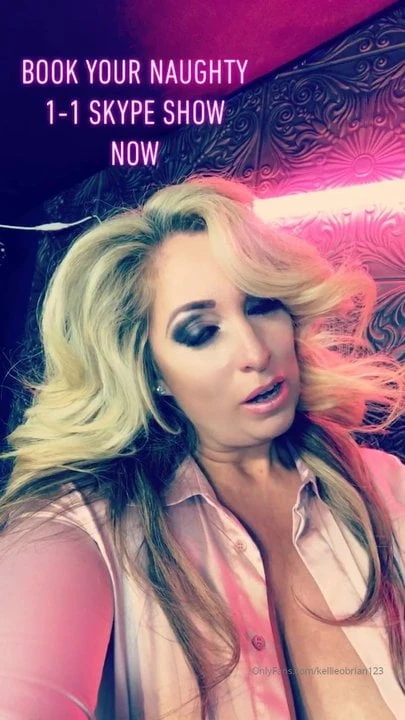 kelly tease