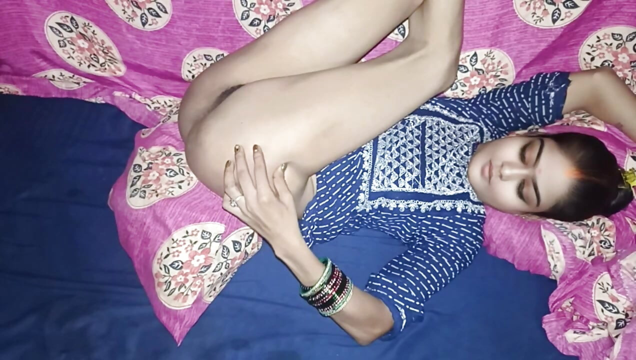 Having sex with a friend's wife sitting on his penis, the semen came out. And indian sex video xxx video