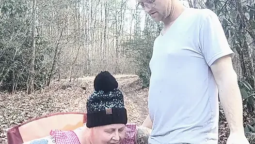 Outdoor Sucking Leafs to Anal Pumping on the Car Rough and Hard