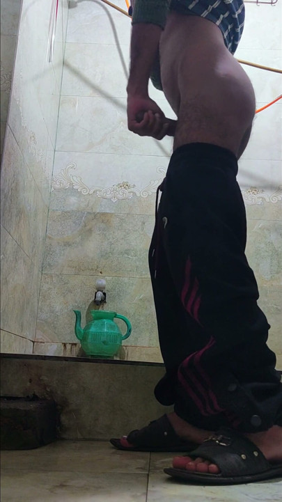Pakistani Big Dick Handjob in Washroom | Clip 1
