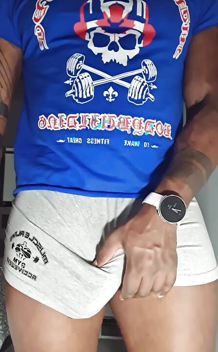 Aku punya atasan binaraga skool tua baru.