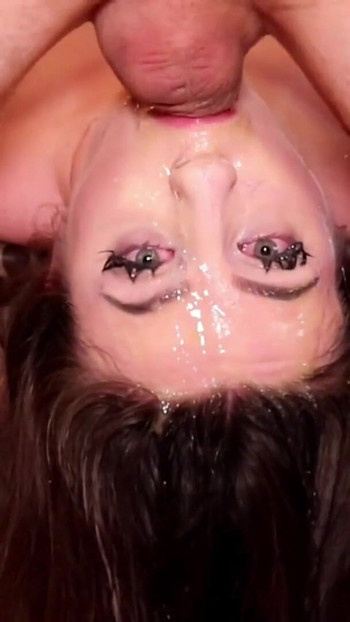 الفتاة المراهقة المجاورة عاهرة سخيف الوجه - قذف ضخم على الوجه | مقطع 1