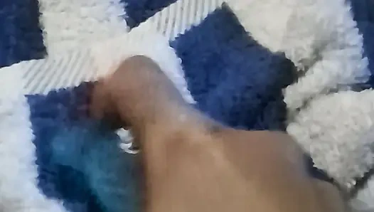 Rekaman seks solo tante seksi lagi asik muncrat pakai dildo baru