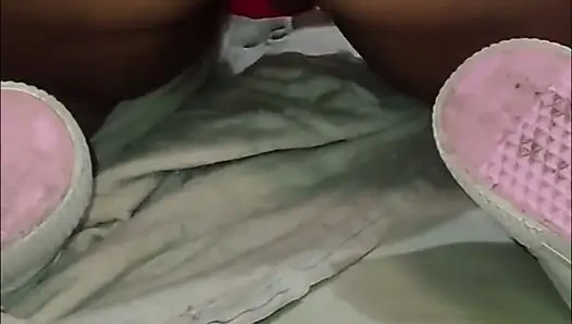 18 yaşındaki sikişen üvey kızım ne kadar sevimli ve hassas görünüyor