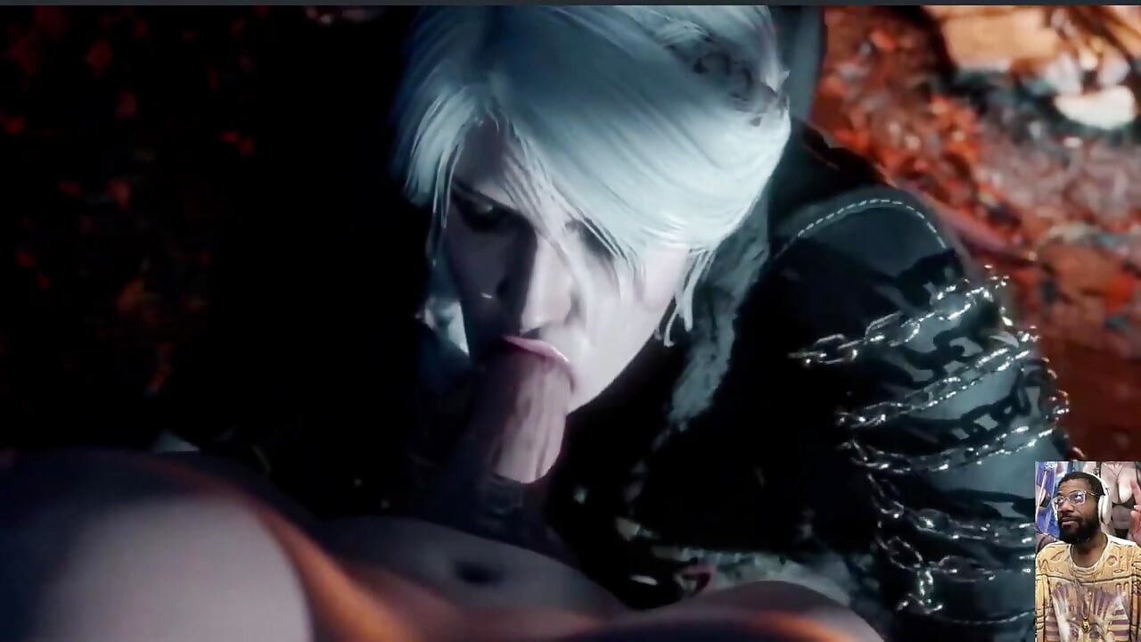 질싸를 위해 발정난 몸집이 작은 자지 후타를 빨아주는 Ciri, 애널 섹스하는 동안 Smol 자지 Emma Frost 정액