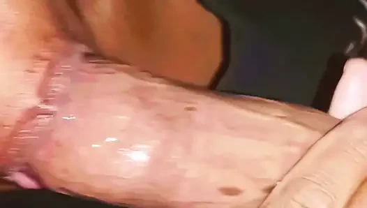 Осушаю мои яйца в ее глотку, пока там не опустела!!