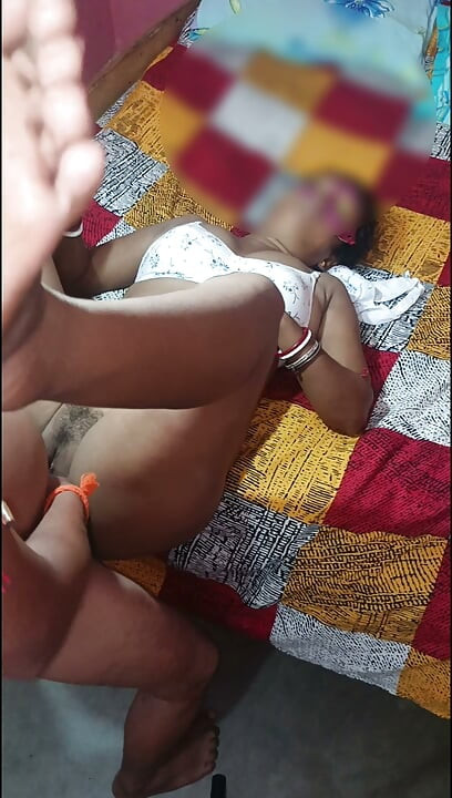 Hot Mona Baudi Desi is doing hawking. Fuck your husband with her, Raha Hey, Bengali Bhabhi Sex Video
