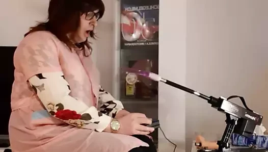 Temizlikçi kadın ilona ve fuckmachine
