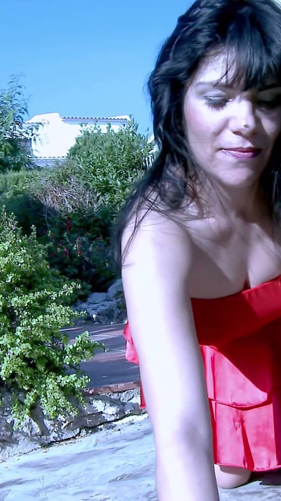 Sandra Canaria: ładna milf z dużymi cyckami Sandra Canaria rozbiórki