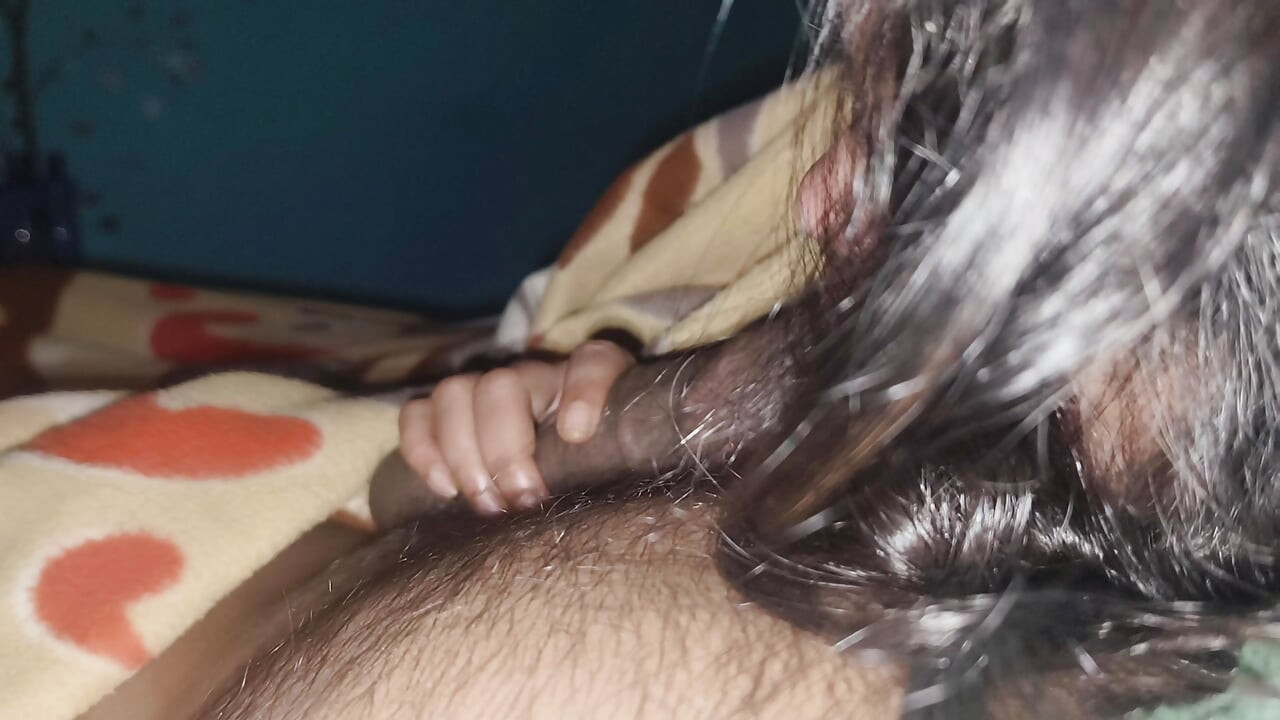 Moja penis Angelmona usta kod kuće